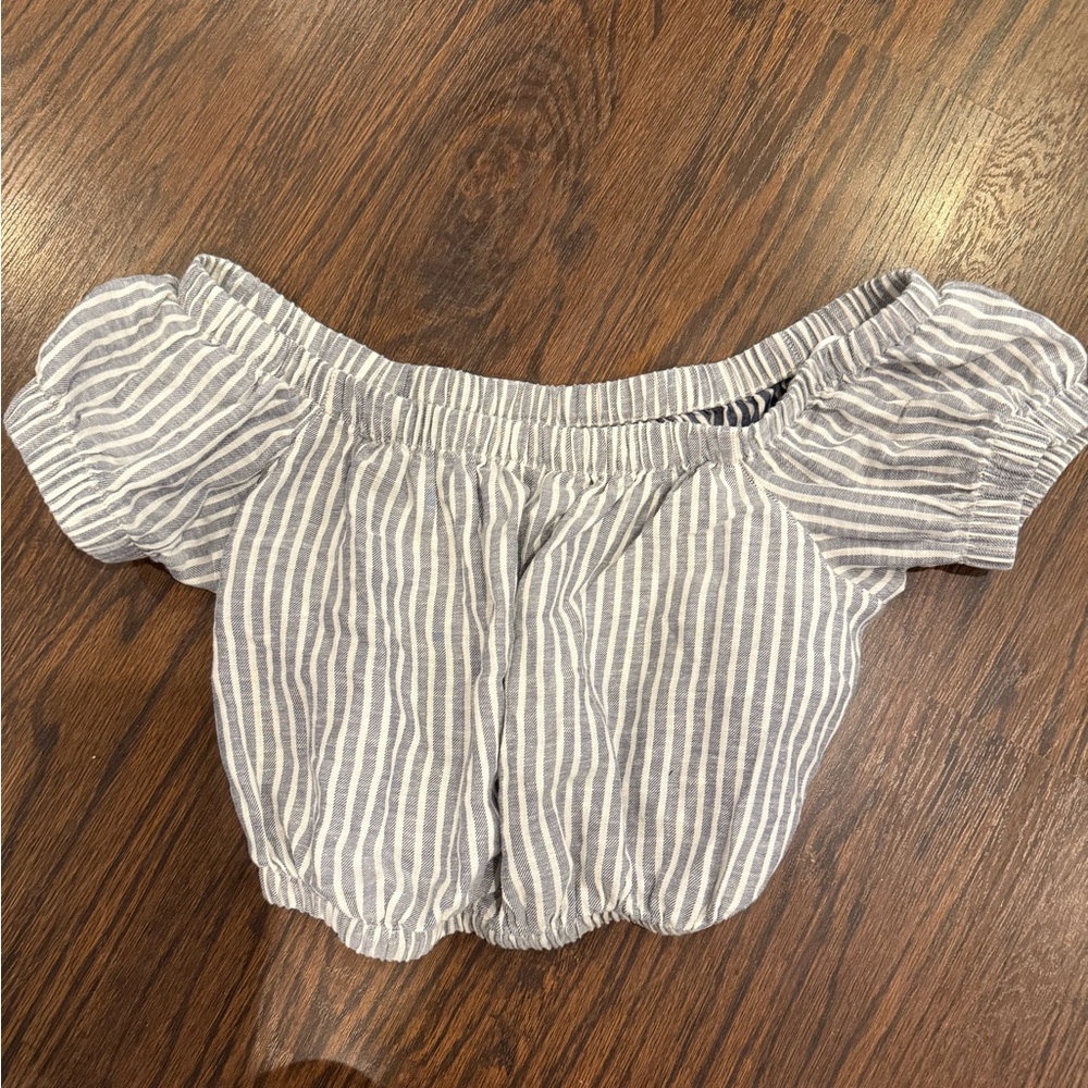 Guess crop top